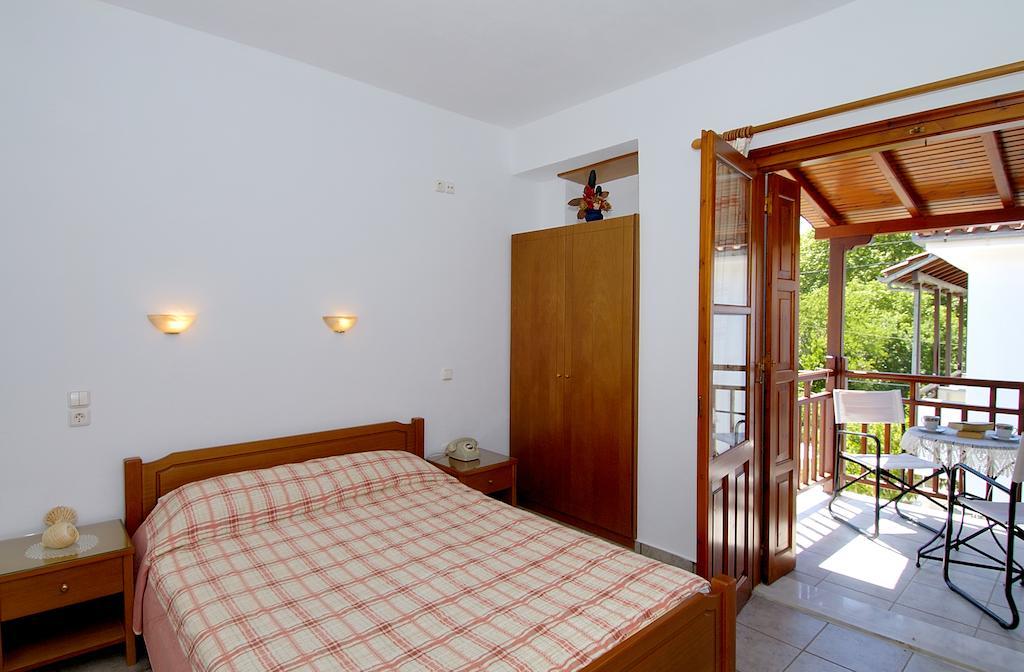 Ferienwohnung Charoula Platanias  Zimmer foto